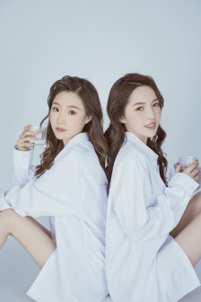 丰满女学生